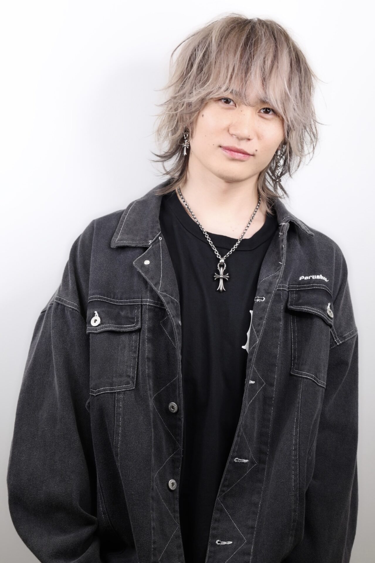 越村 俊介