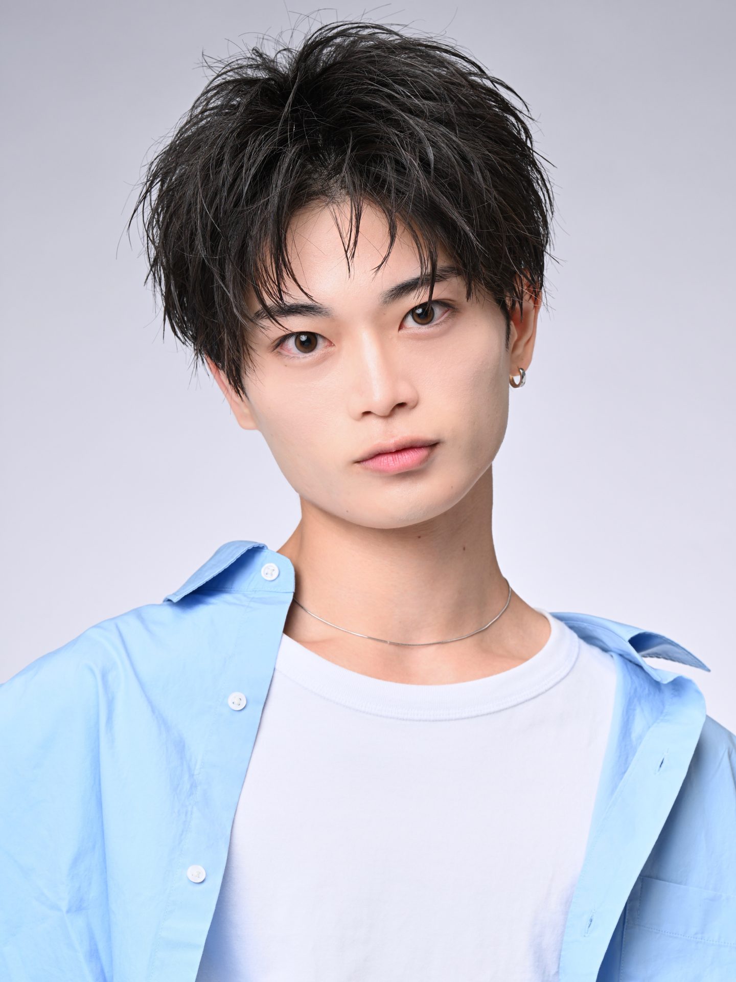 爽やかフェザーアップバングショート